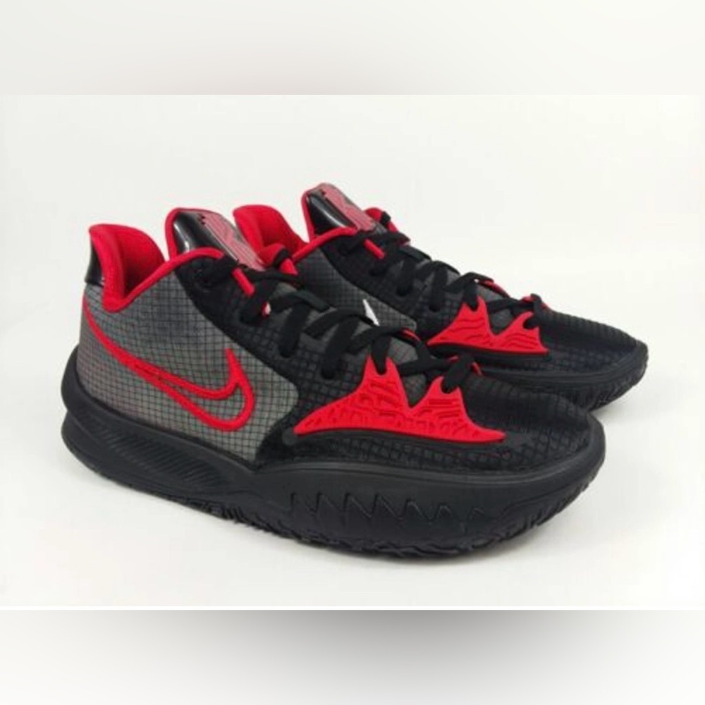 Nike 2021
Nike Kyrie Low 4 'Bred' Sneakers-7.5